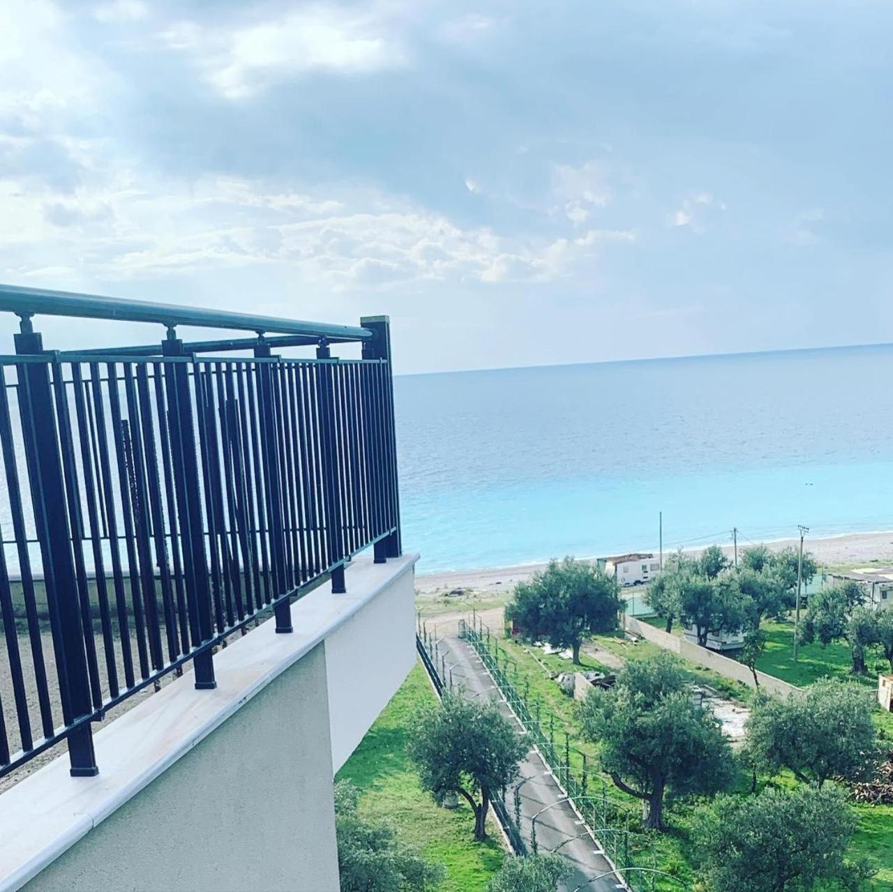 Hotel Borshi Exteriér fotografie
